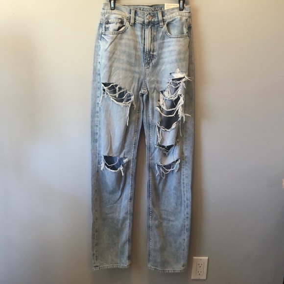 American Eagle Outfitters Denim - Light vintage American Eagle High rise Baggy Jeans BRAND NEW WITH TAGS!!! Size 0